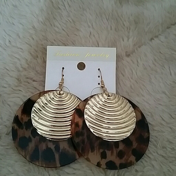 Jewelry - Animalprint & gold earrings